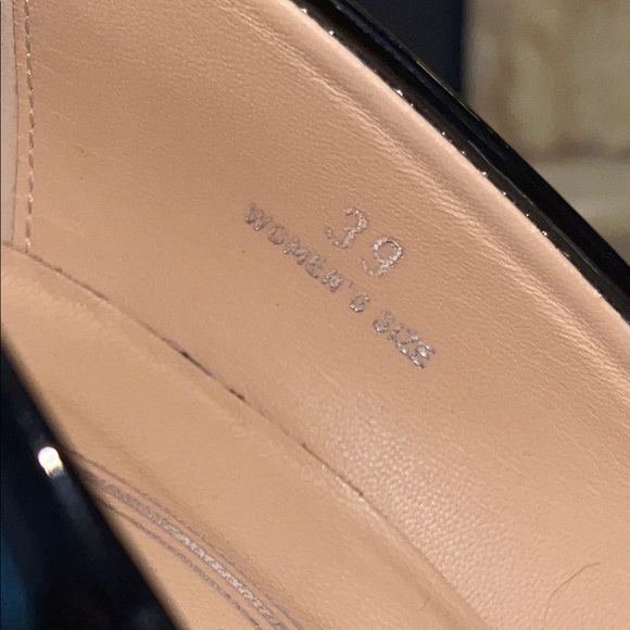 Never Worn | Tod's Beige-Cream/Black Patent Leather Tassel Loafer Pumps! - Picture 15 of 15